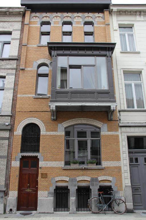 B&B Quatre20Cinq Antwerp Exterior photo